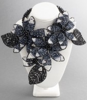 VILAIWAN BLACK & CLEAR BEAD FL