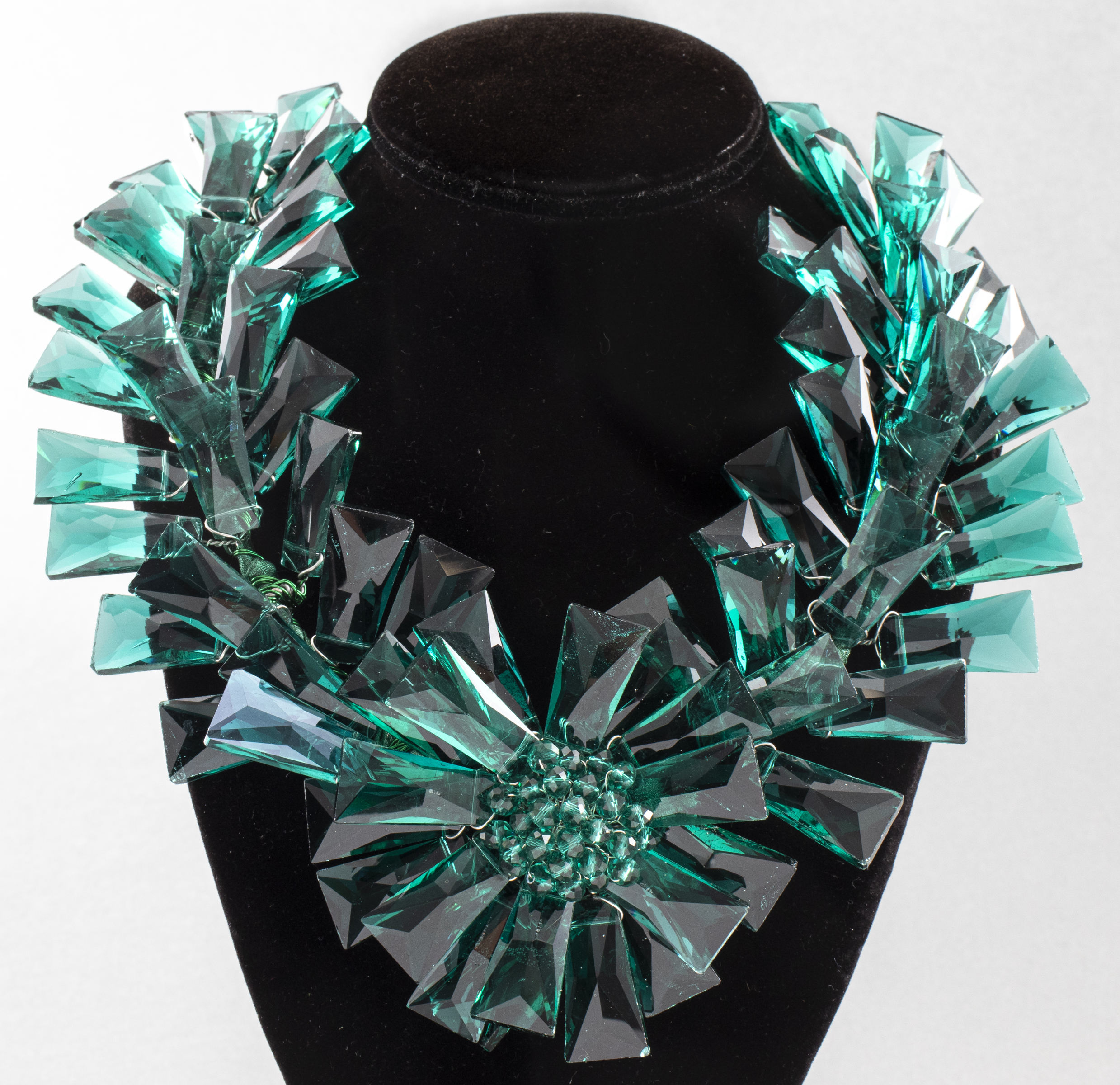 VILAIWAN GREEN FLORAL CHOKER