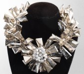 VILAIWAN GREY FLORAL CHOKER NE