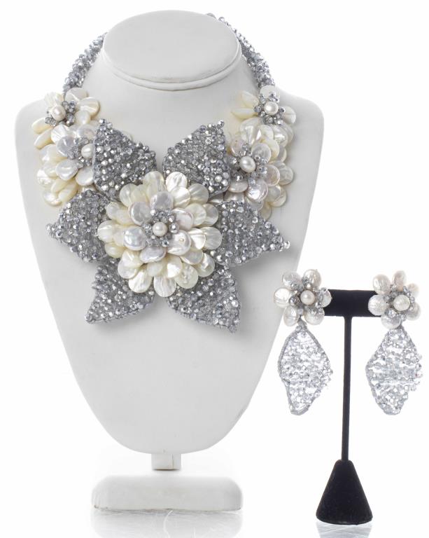 VILAIWAN MOTHER-OF-PEARL NECKLACE &