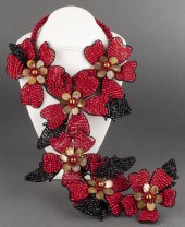 VILAIWAN RED BEAD FLORAL NECKL