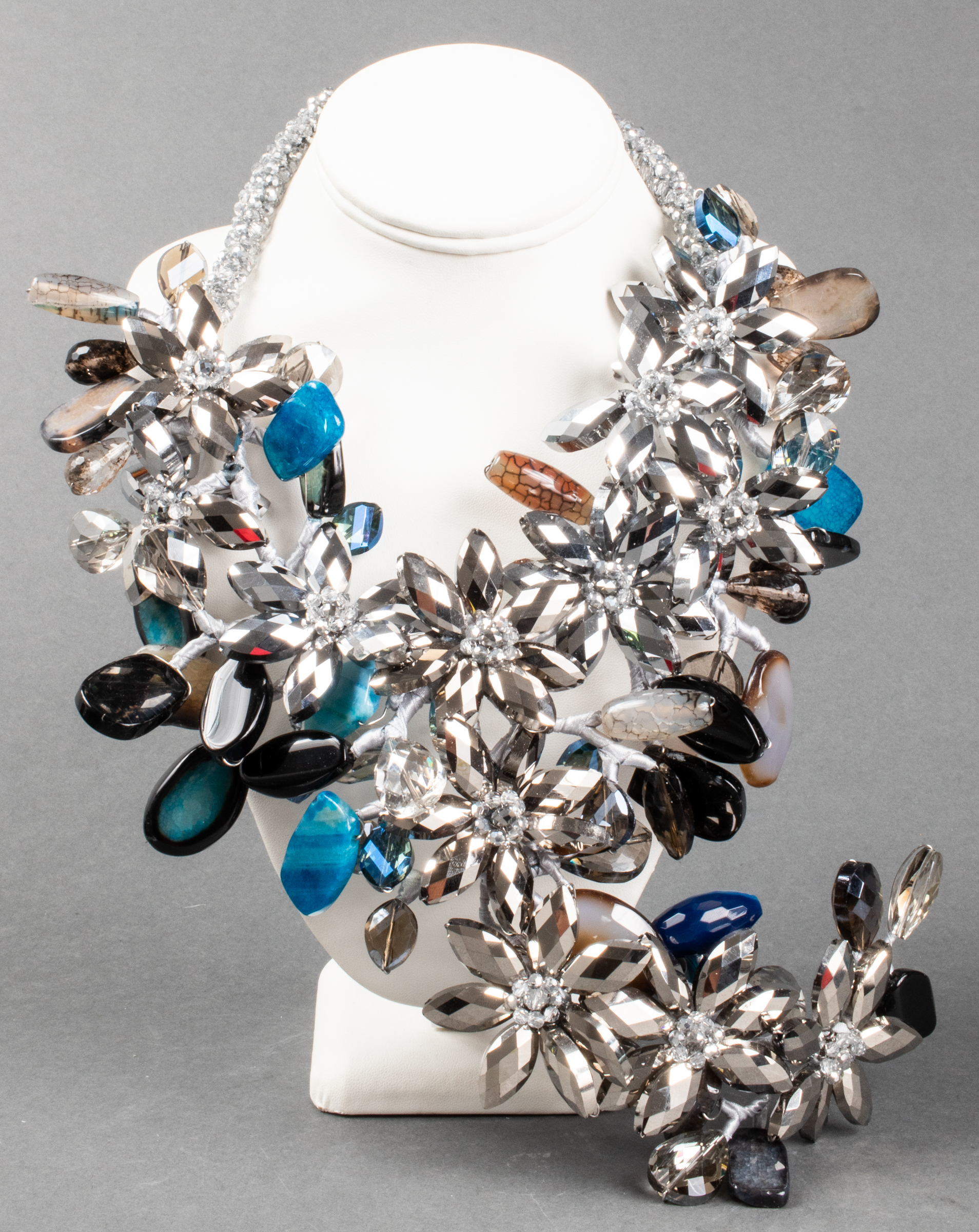 VILAIWAN STONE & BEADED FLOWER
