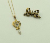 VINTAGE 14K BOW PIN AND PEARL