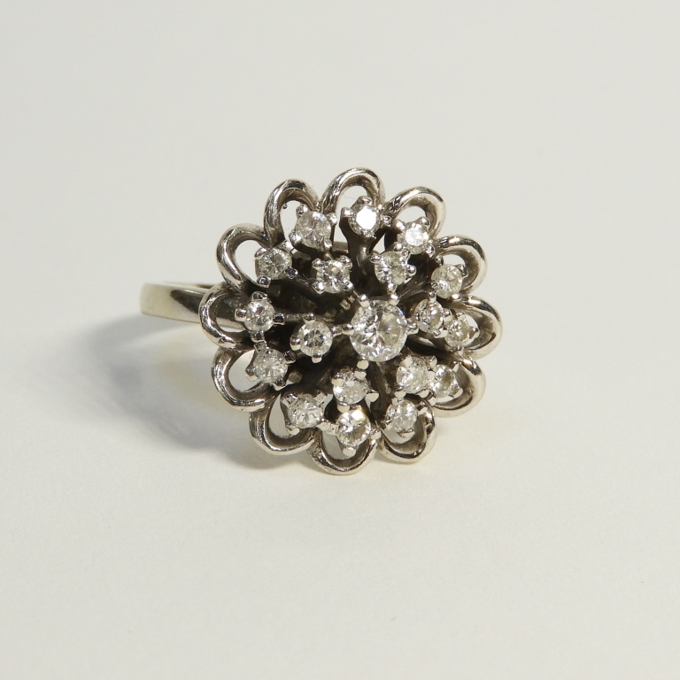 VINTAGE 14K WHITE GOLD DIAMOND