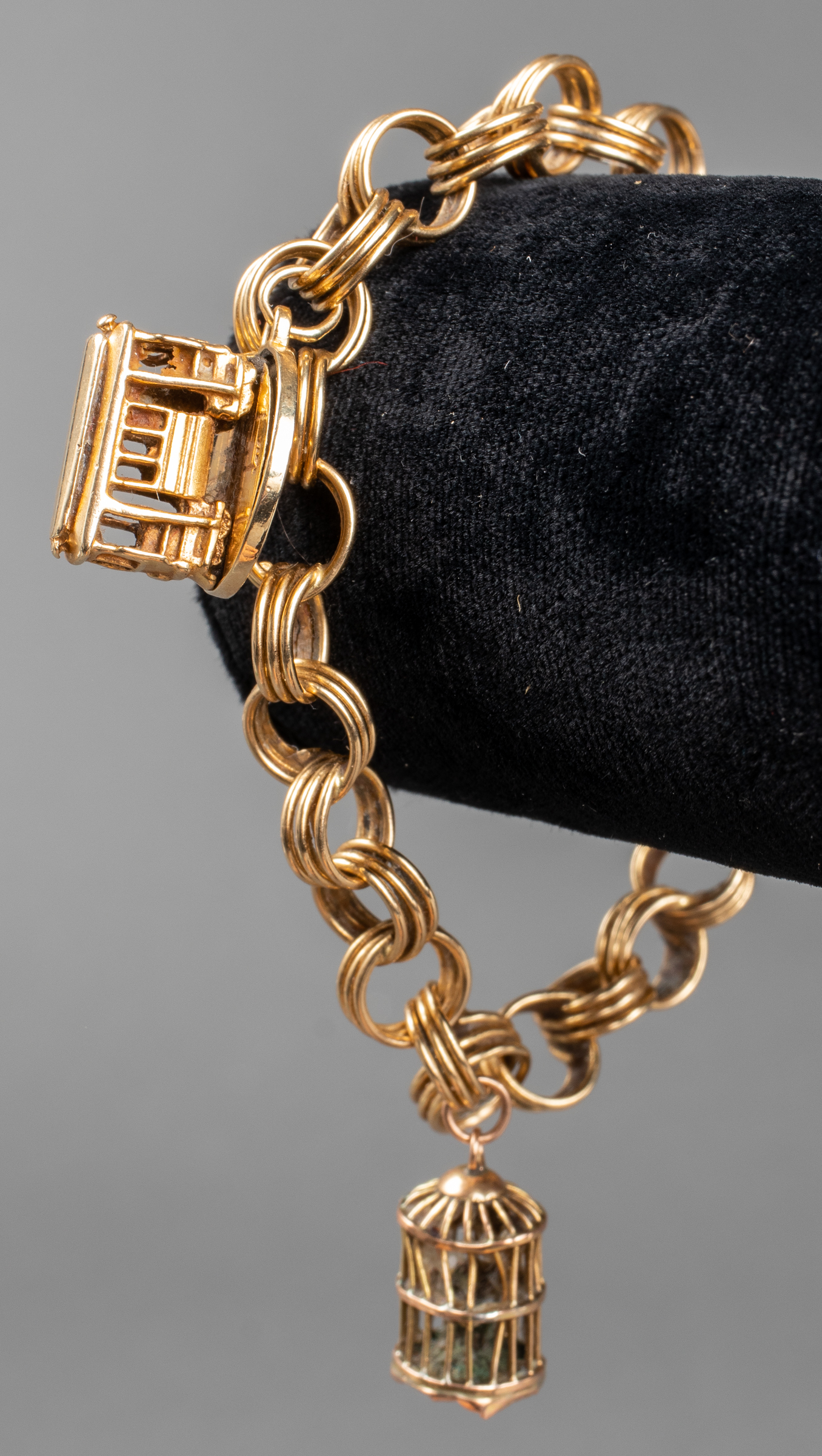 VINTAGE 14K YELLOW GOLD CHARM
