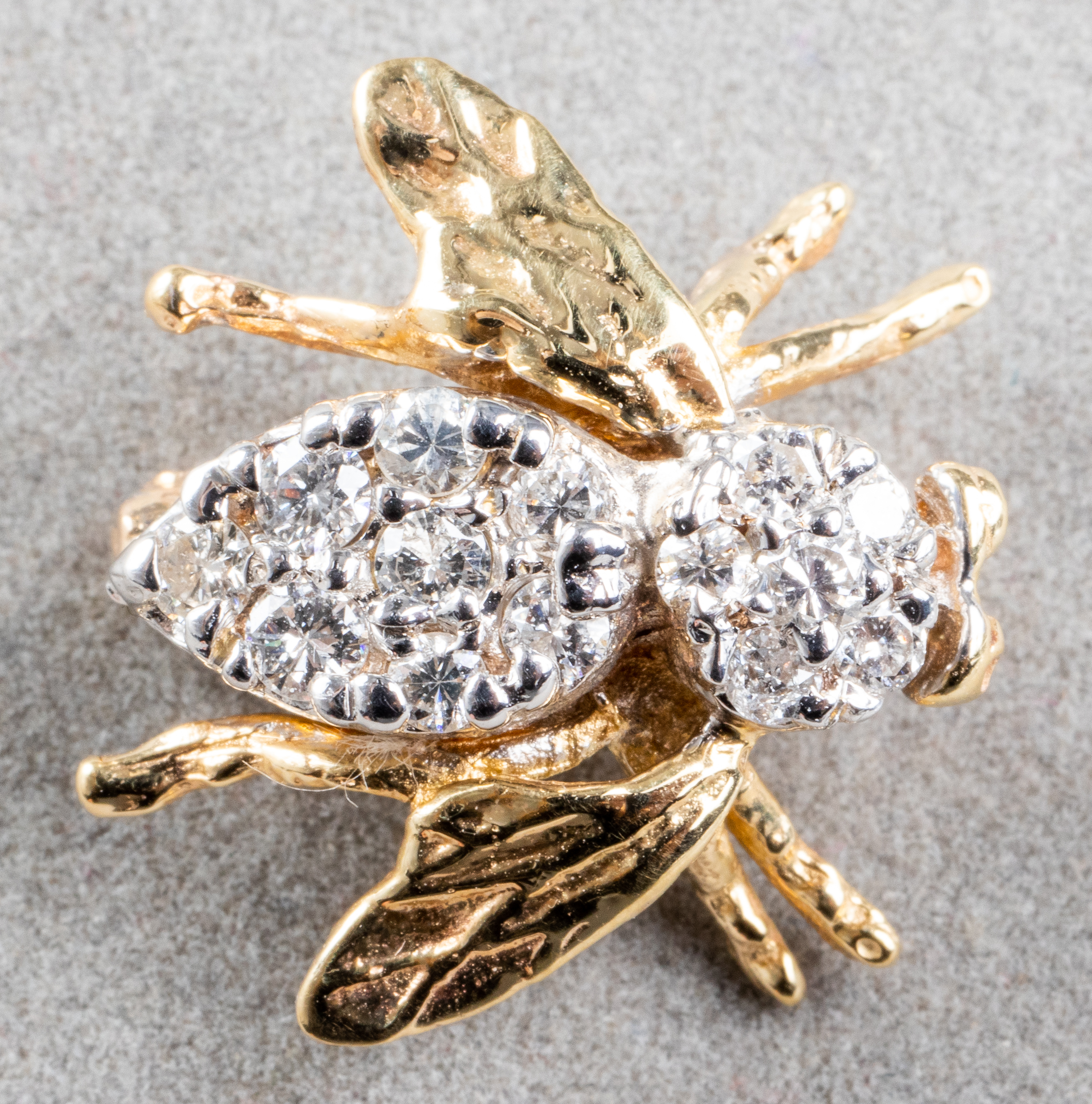 VINTAGE 14K YELLOW GOLD DIAMOND BEE