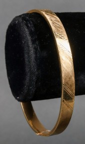 VINTAGE 14K YELLOW GOLD FLOREN