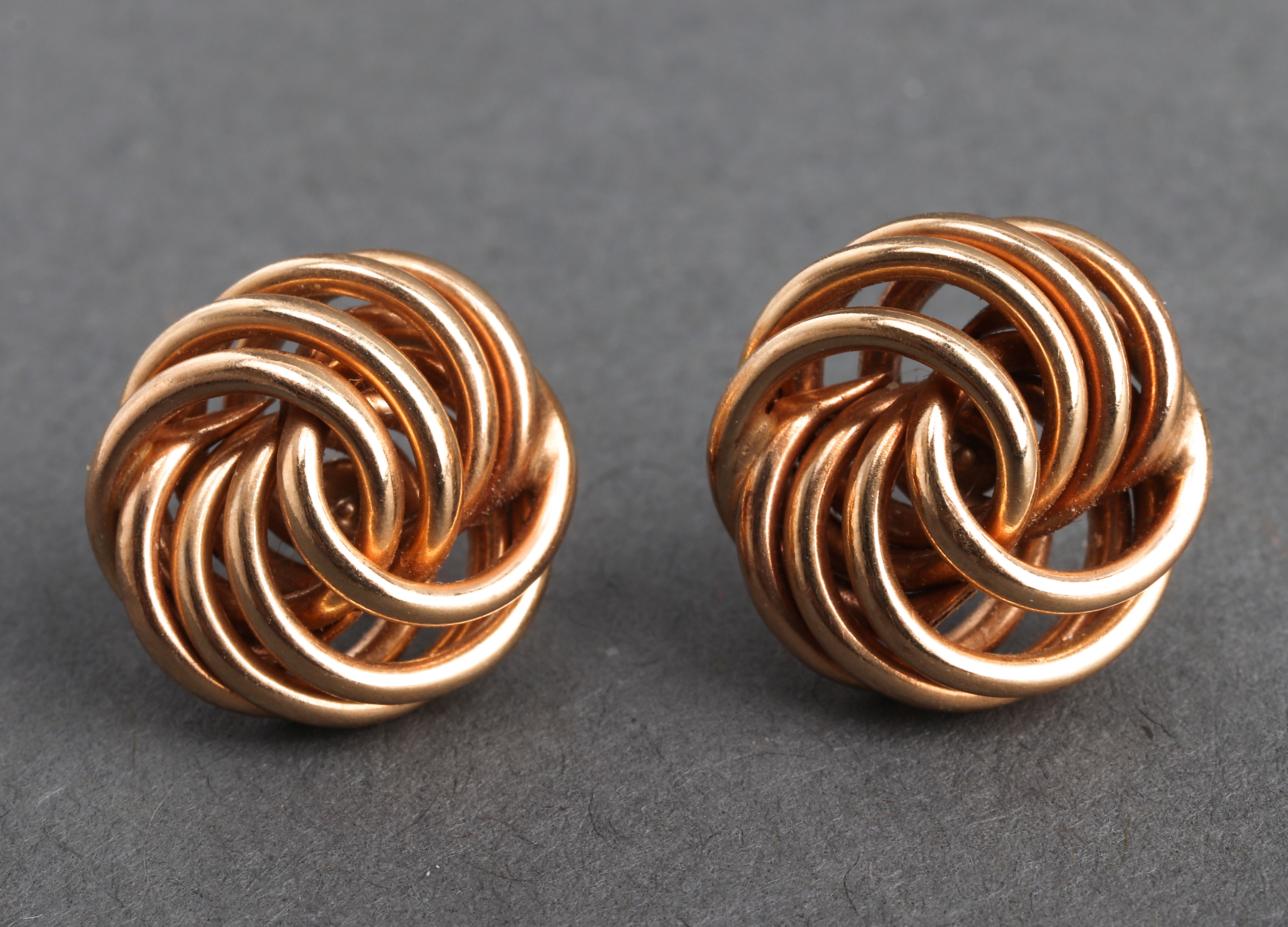 VINTAGE 14K YELLOW GOLD LOVE KNOT