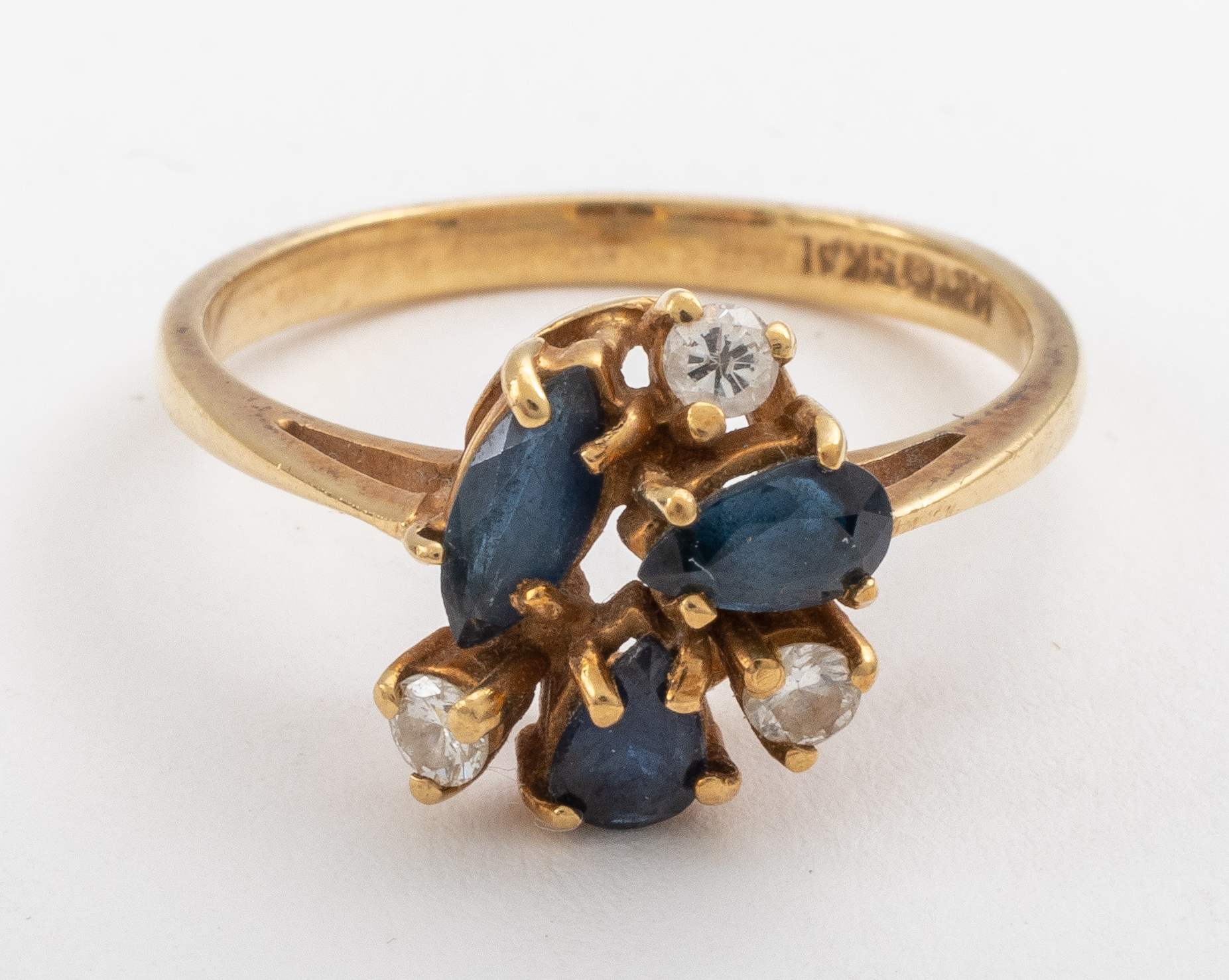 VINTAGE 14K YELLOW GOLD SAPPHIRE