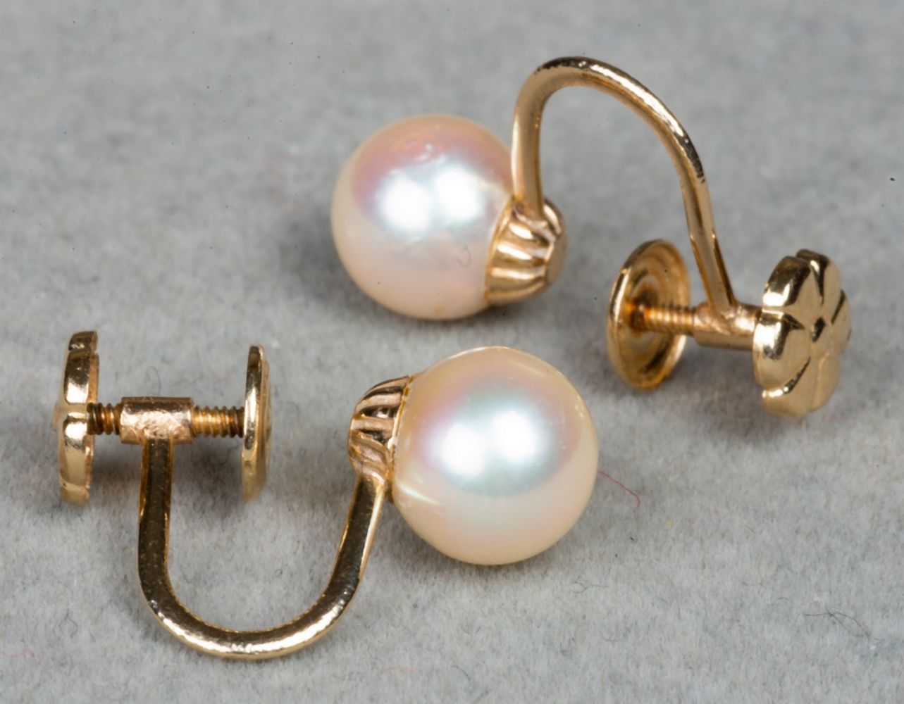 VINTAGE 14K YELLOW GOLD SCREW