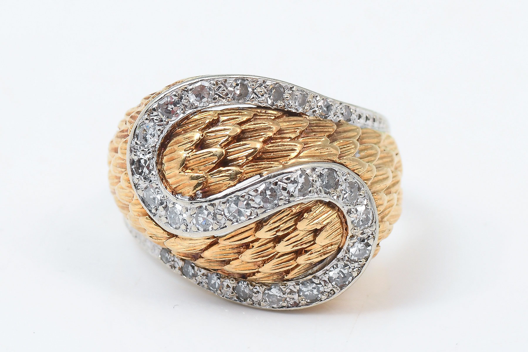 VINTAGE 18K BOMBAY RING WITH