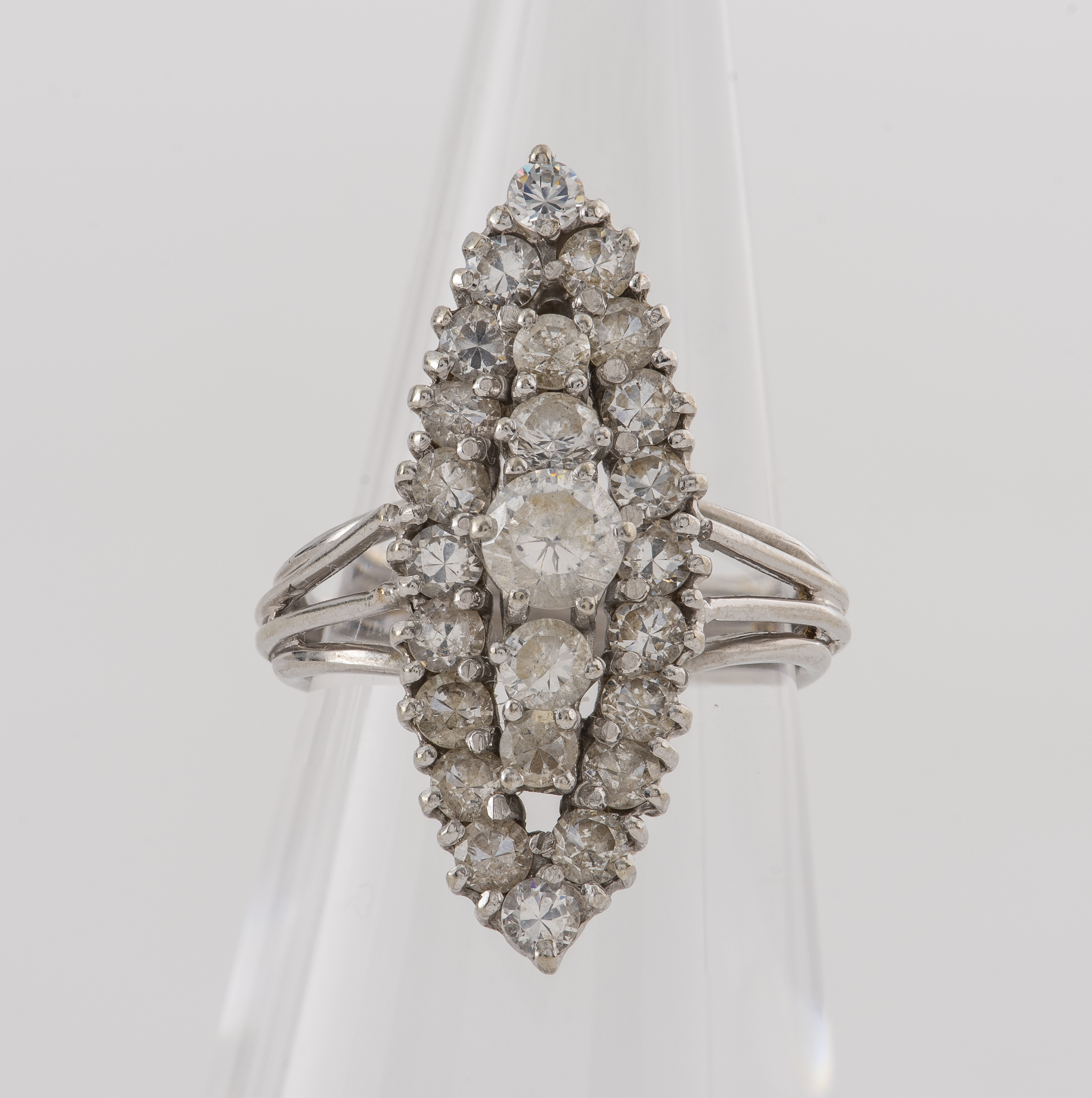 VINTAGE 18K WHITE GOLD CLEAR