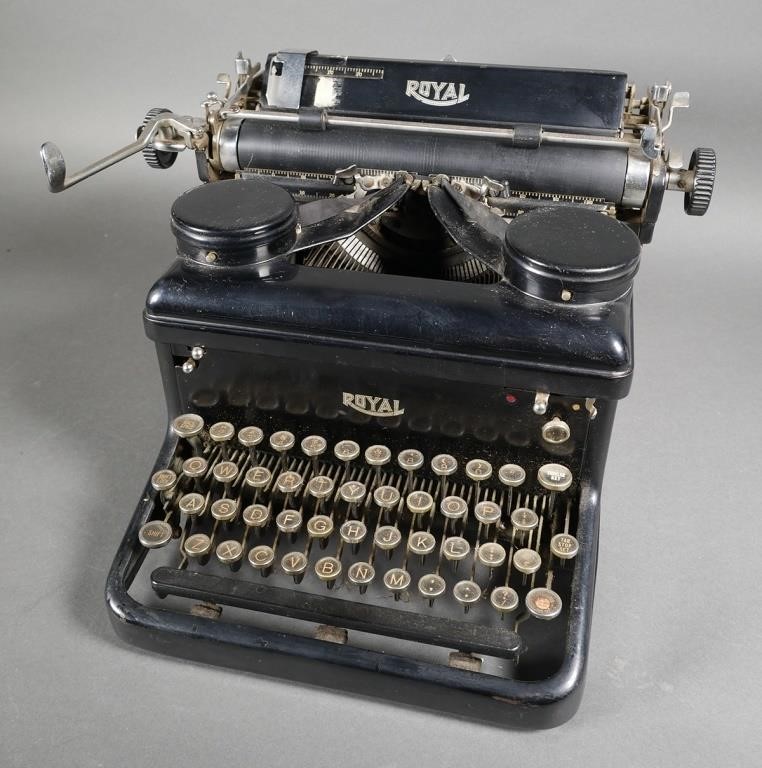 VINTAGE 1930'S ROYAL MANUAL