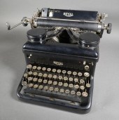 VINTAGE 1930'S ROYAL MANUAL TY