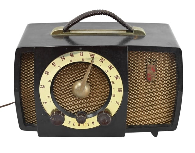 VINTAGE 1951 ZENITH BAKELITE TUBE