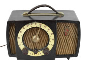 VINTAGE 1951 ZENITH BAKELITE T
