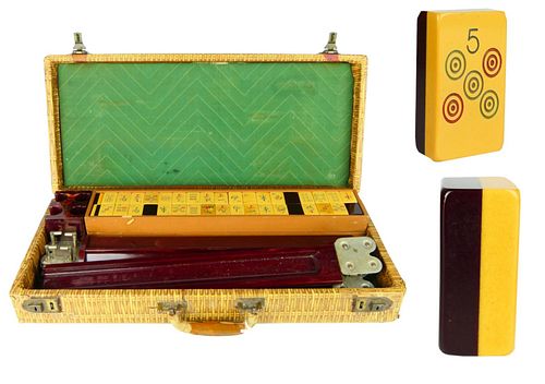 VINTAGE 2 TONE BAKELITE MAHJONG SET