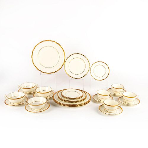 VINTAGE 28PC ROYAL DOULTON