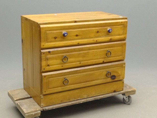 Vintage (3) drawer chest. 36'' W