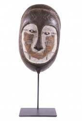 VINTAGE AFRICAN MASK ON STAND