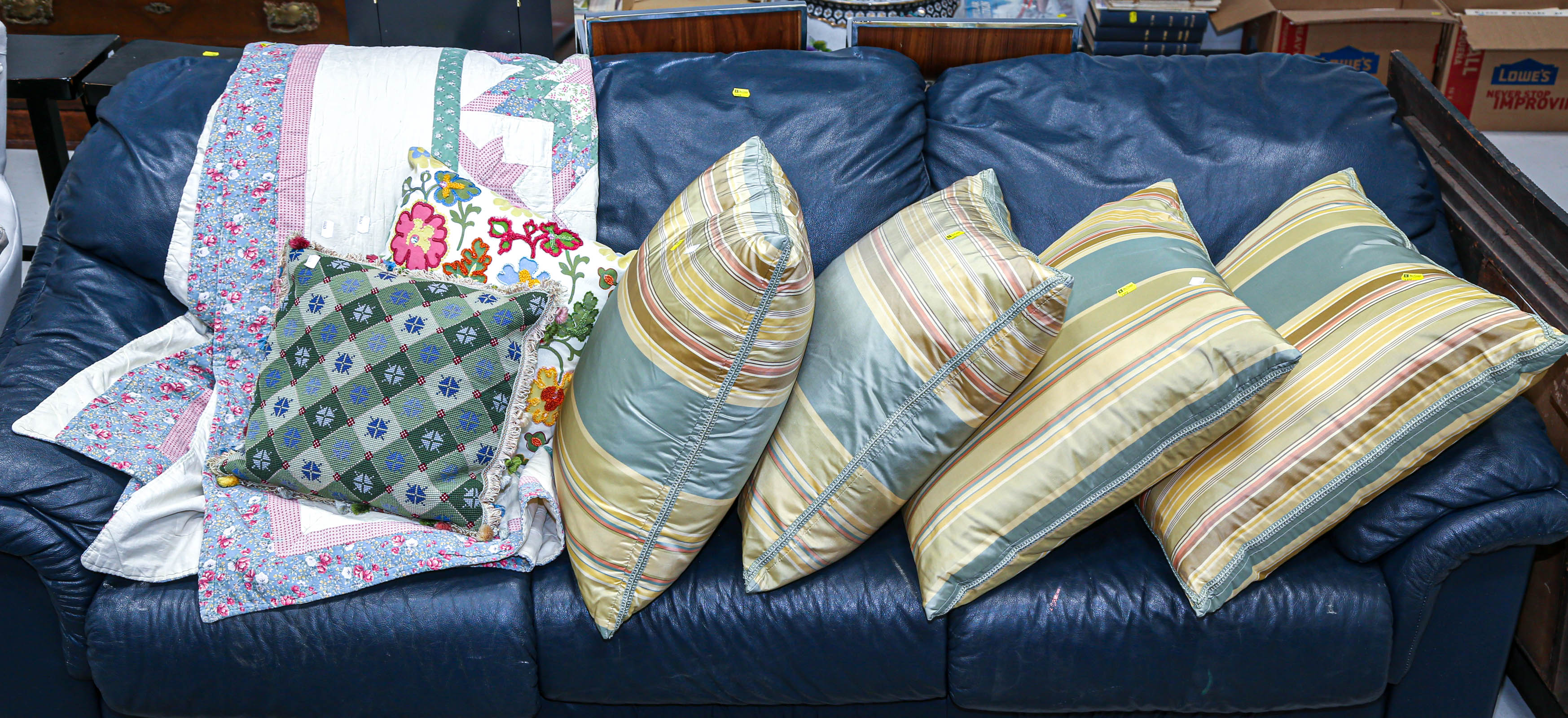 VINTAGE AMERICAN PATCHWORK QUILT;