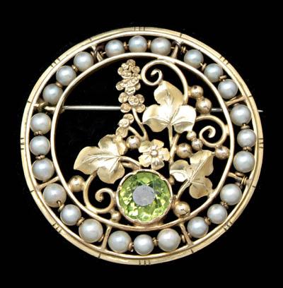 Vintage Art Nouveau pearl brooch,
