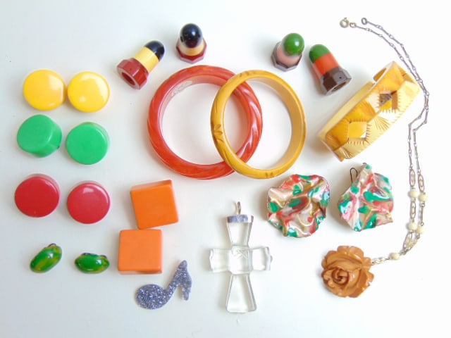 VINTAGE BAKELITE & COSTUME