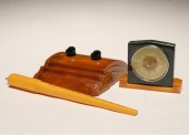 Vintage bakelite pen holder, r