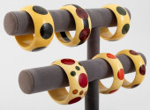 VINTAGE BAKELITE POLKA DOT BAN