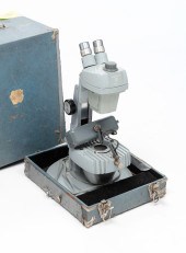 VINTAGE BAUSCH & LOMB GEMOLITE