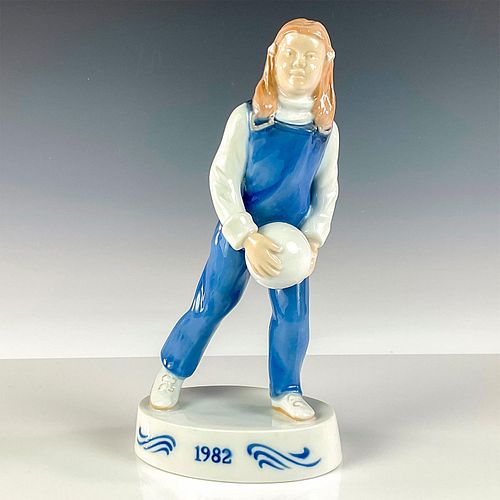 VINTAGE BING & GRONDAHL FIGURINE OF
