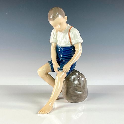 VINTAGE BING & GRONDAHL FIGURINE,