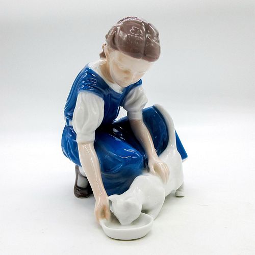 VINTAGE BING & GRONDAHL FIGURINE,