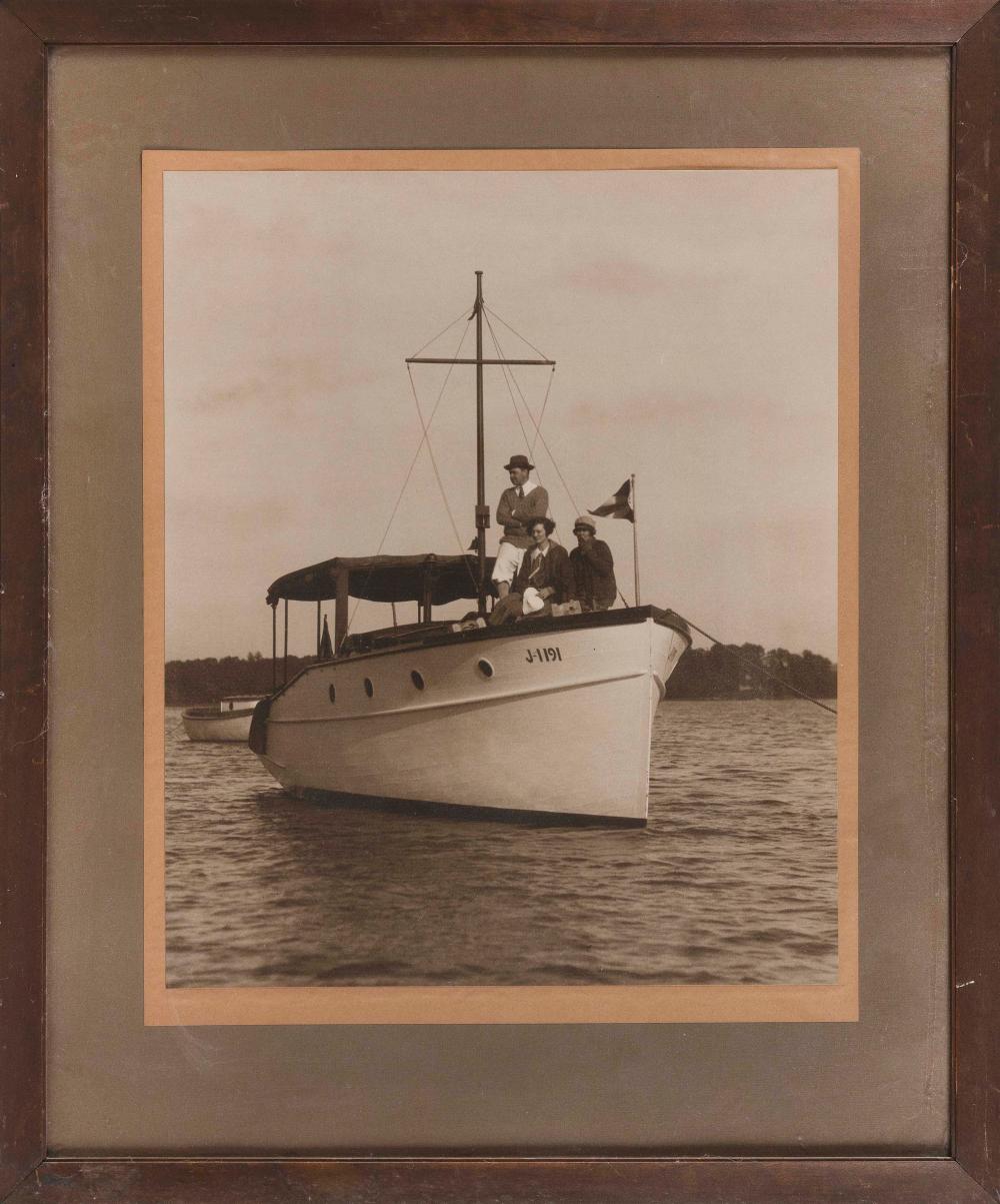 VINTAGE BLACK AND WHITE