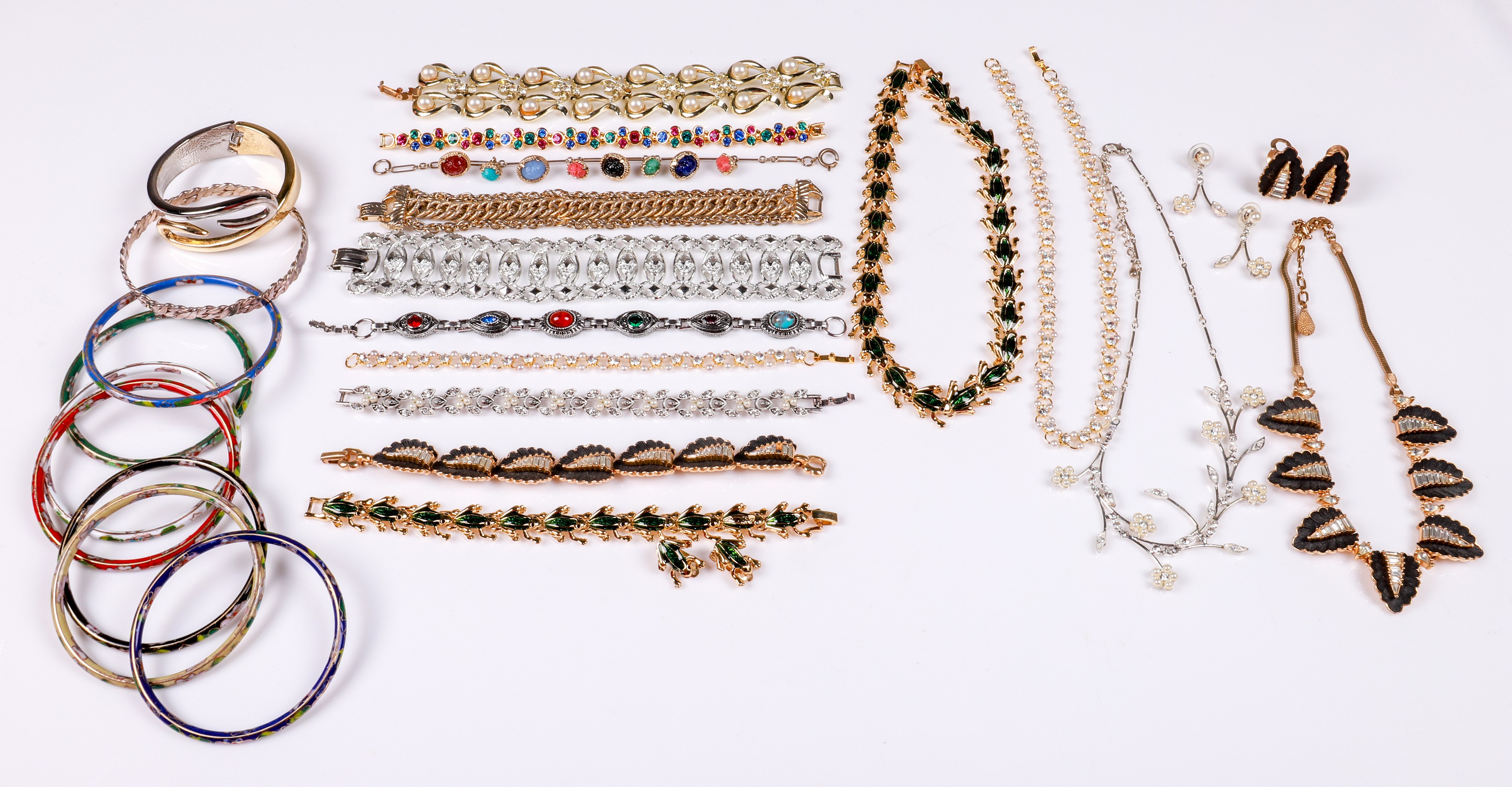 Vintage bracelet grouping to