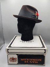 Vintage brown felt men's hat b