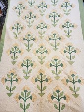 Vintage c1920 Tulip Quilt meas
