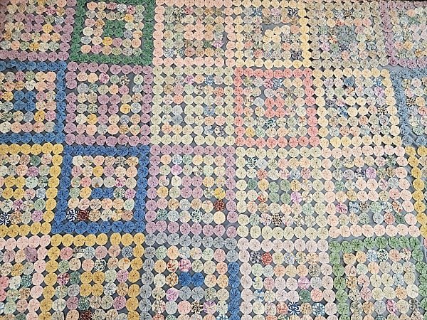 Vintage c1940 YoYo Quilt or