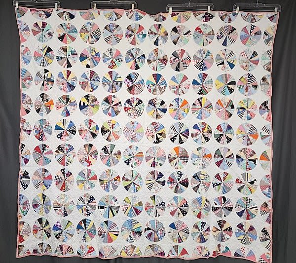 Vintage c1950 Wagon Wheel Quilt