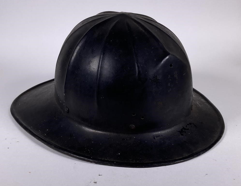 VINTAGE CAIRNS & BRO. FIRE HELMET