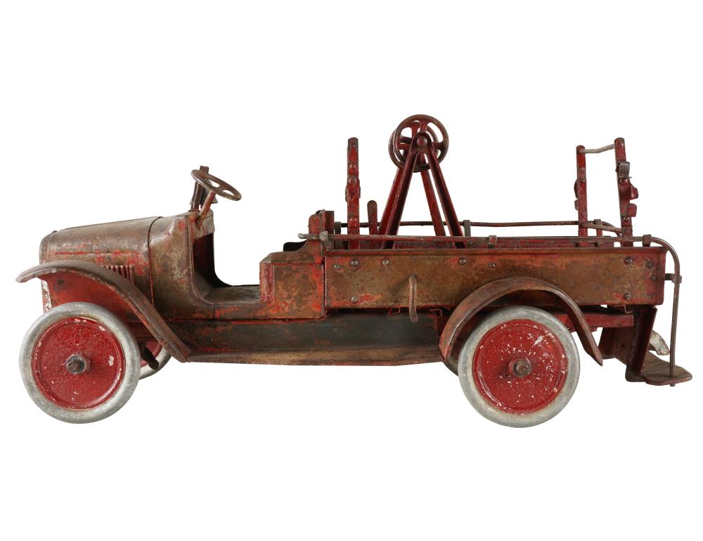 VINTAGE CAR MODELpainted metal;