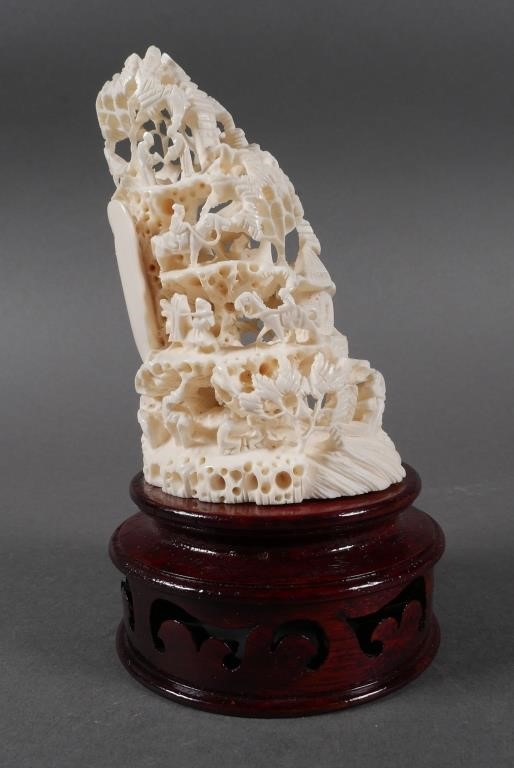 VINTAGE CARVED CHINESE IVORY