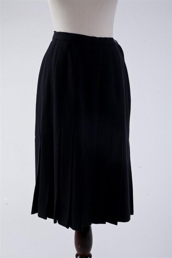VINTAGE CHANEL NAVY WOOL PLEATED