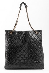 VINTAGE CHANEL QUILTED BLACK L