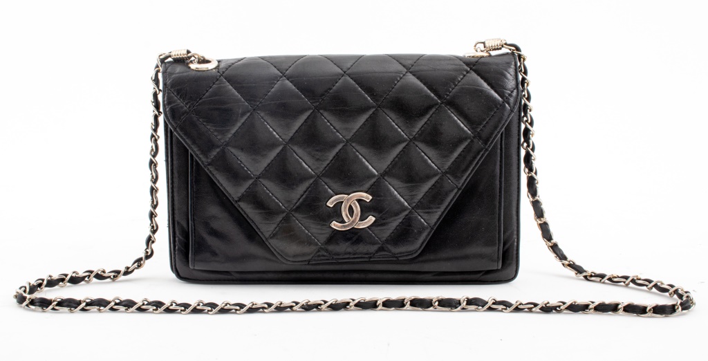 VINTAGE CHANEL QUILTED BLACK