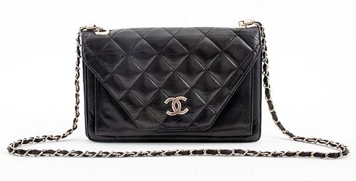 VINTAGE CHANEL QUILTED BLACK