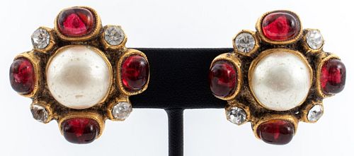 VINTAGE CHANEL RUNWAY FAUX PEARL