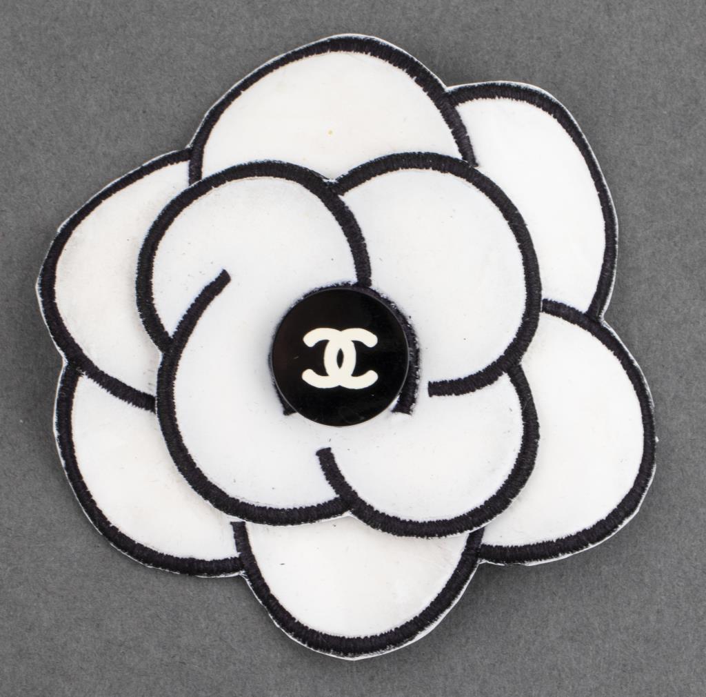 VINTAGE CHANEL WHITE CAMELLIA