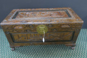 VINTAGE CHINESE CARVED CHINOIS