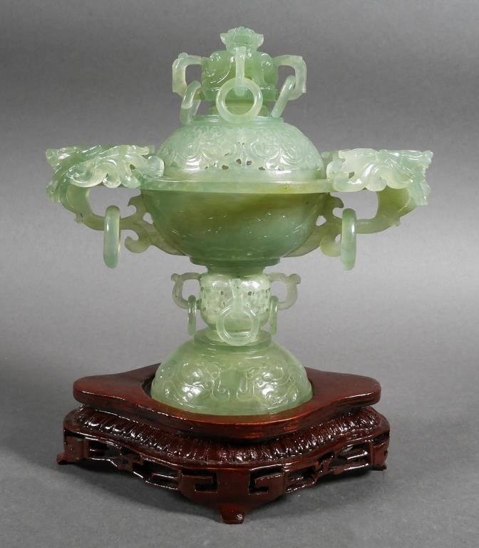 VINTAGE CHINESE GREEN HARDSTONE